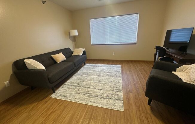 1 bed, 1 bath, 600 sqft, $1,200, Unit 211