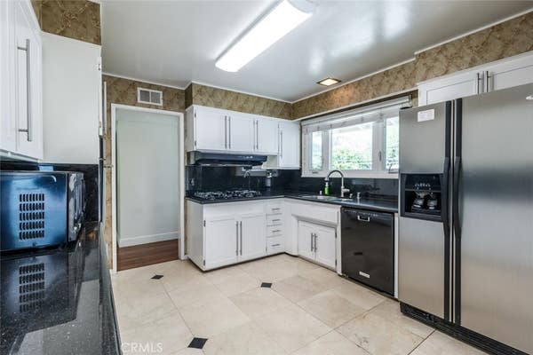 11959 SALEM DR