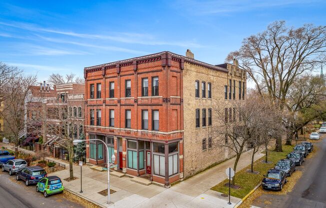 2954-56 N. Racine