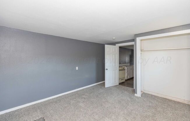 2 beds, 1 bath, $775, Unit # REAR