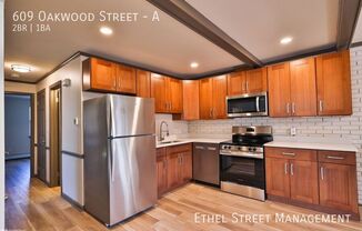609 OAKWOOD ST
