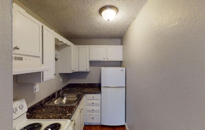 Studio, 1 bath, 304 sqft, $795, Unit 1945 Peoria St #308