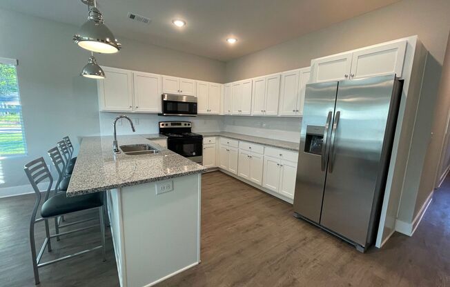 4 beds, 4.5 baths, 1,600 sqft, $1,040, Unit 605 Bulldog Court - A