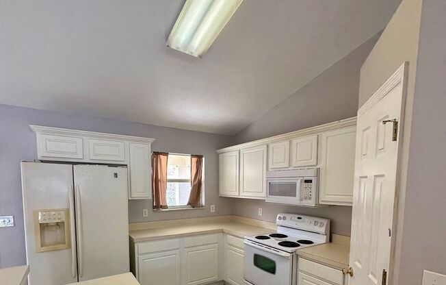 3/2 in Quail Valley! NEW FLOORS AND FRESH PAINT!