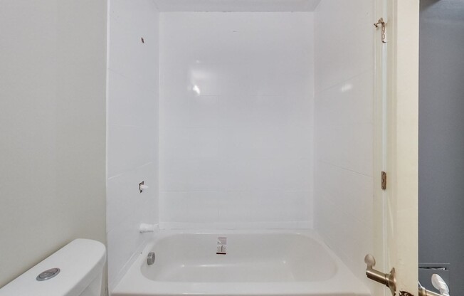 2 beds, 2.5 baths, 1,145 sqft, $4,000, Unit 714