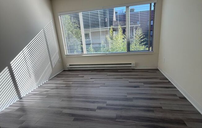 Studio, 1 bath, 400 sqft, $1,195, Unit 206