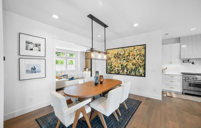 Gorgeous 4 Bed/3.5 Bath with Beautiful Finishes and Mountain Views!