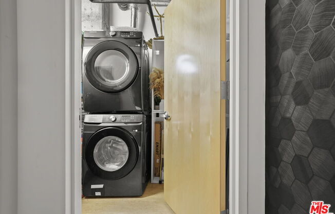 1 bed, 1.5 baths, 1,200 sqft, $4,995, Unit 916