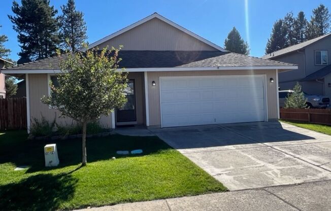 Cul-de-Sac Adorable home in La Pine!