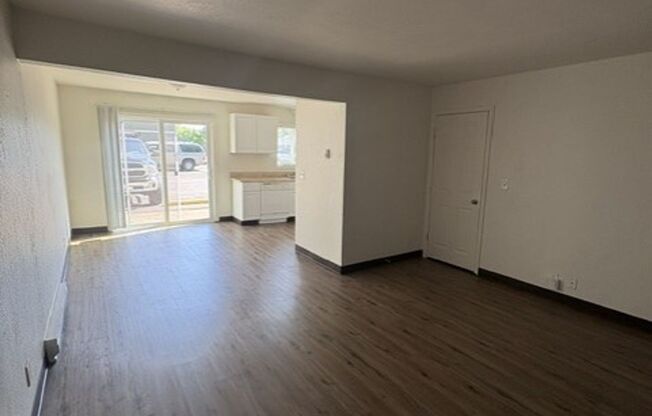 Somerset Townhomes & Apartments