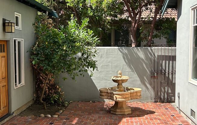 Lovingly Maintained 5 Bed, 3.5 Bath Executive Home Close to Downtown MV