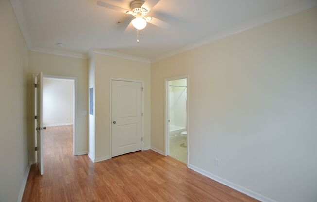 2 beds, 2 baths, 1,000 sqft, $1,600, Unit 402