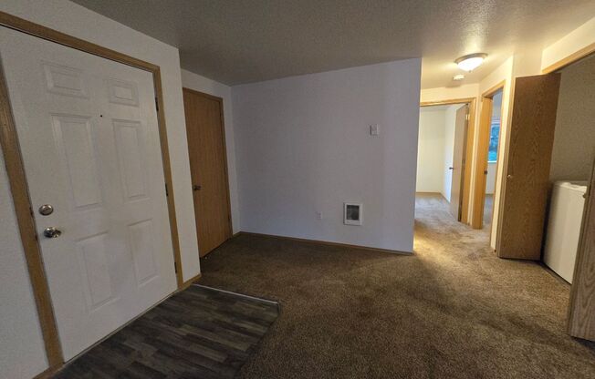 2 beds, 1 bath, 875 sqft, $1,295, Unit 127-75