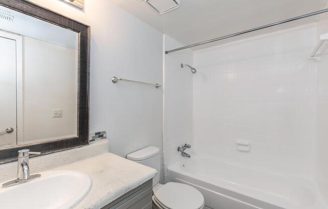 1 bed, 1 bath, 586 sqft, $694
