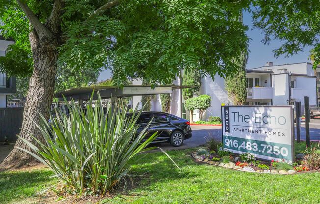 2 beds, 1 bath, 880 sqft, $1,750, Unit 115