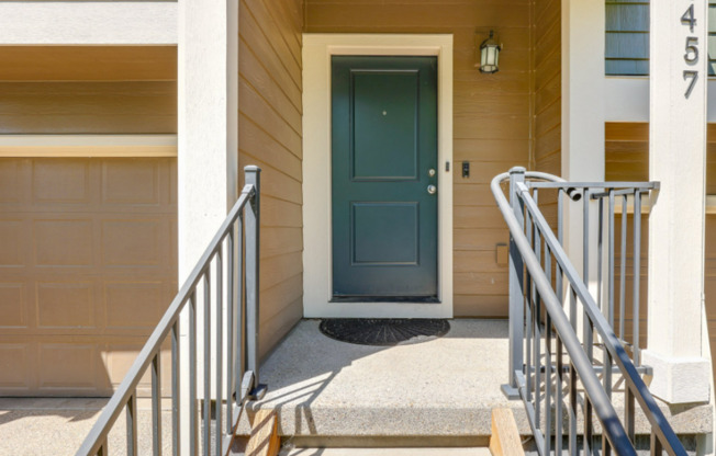 Immaculate 2-Bedroom Townhome in Tanasbourne with Smart Upgrades & High-End Finishes!