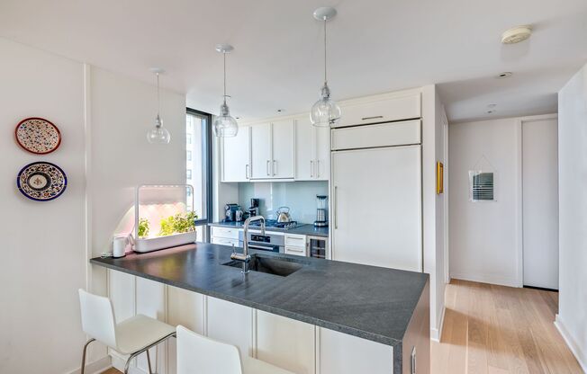 2 beds, 2 baths, $10,800, Unit 15C