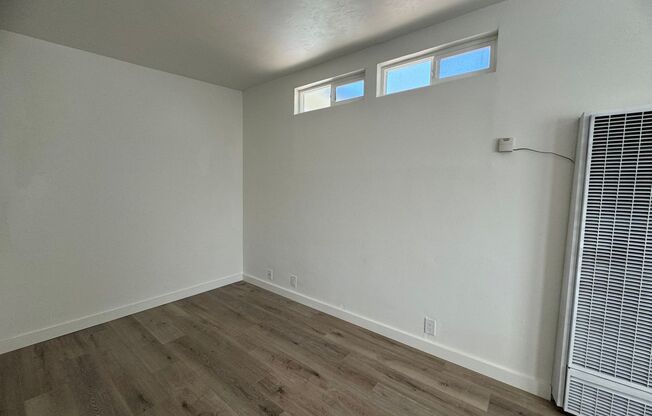 Studio, 1 bath, $1,100, Unit 1048 1/2 Warner Ave