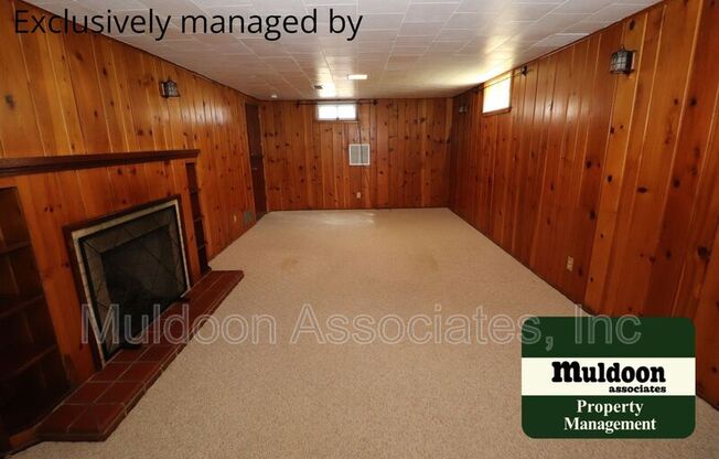 215 KENWOOD DR