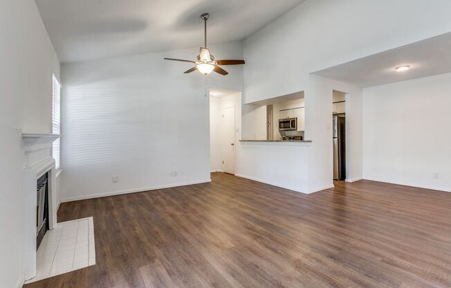 2 beds, 1 bath, $1,500, Unit #2033