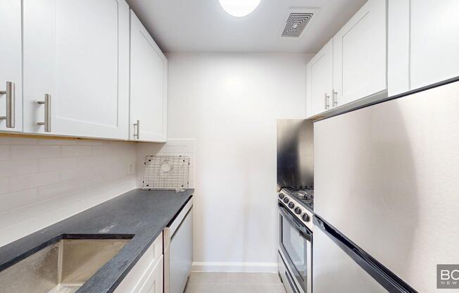 240 WAVERLY PL