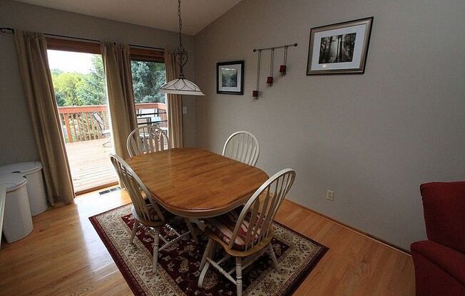 1166 WESTBURY KNL
