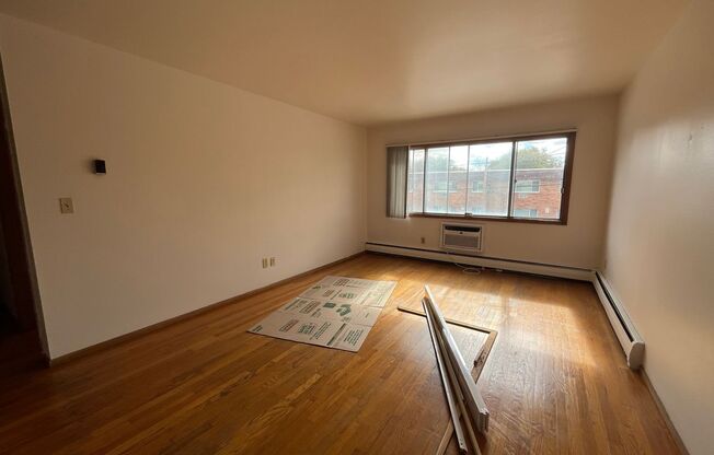1 bed, 1 bath, $1,015, Unit 22