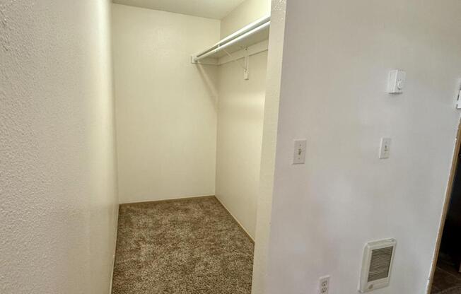 3 beds, 2 baths, 1,513 sqft, $2,200