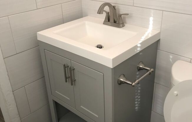 1 bed, 1 bath, 750 sqft, $1,199, Unit 04