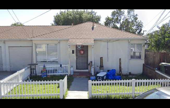 22733 & 22735 Souza Ct