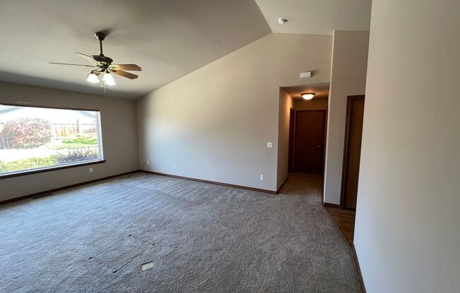105 W ANNIE PL