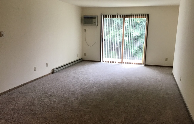 2 beds, 1 bath, 965 sqft, $1,600, Unit 7756CG