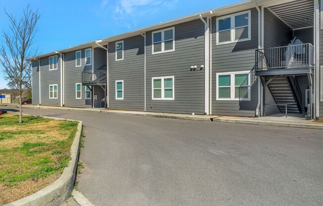 2 beds, 1.5 baths, 850 sqft, $1,249, Unit C5