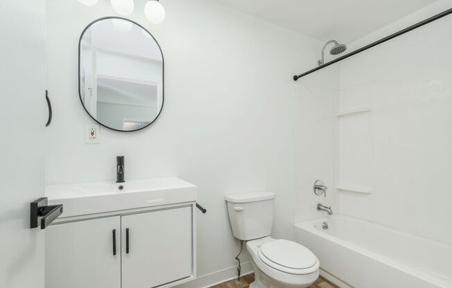 2 beds, 2 baths, 1,000 sqft, $1,627, Unit 27