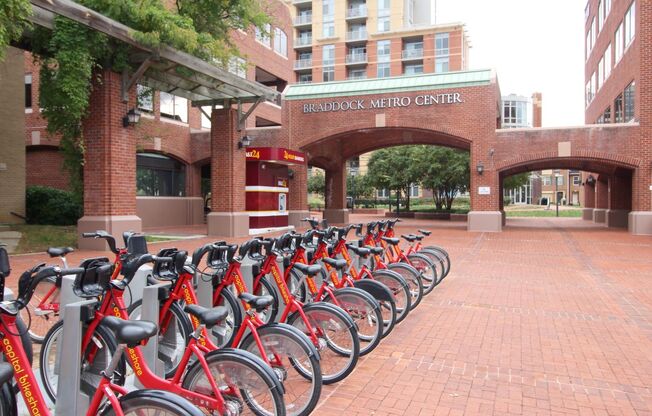 2 beds, 2 baths, $2,995, Unit APARTMENT 312
