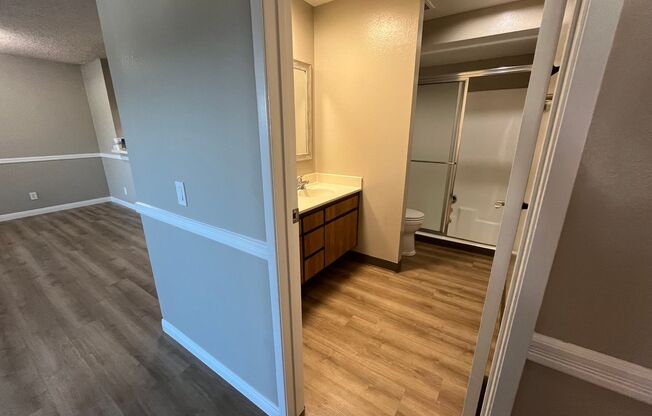 2 beds, 1 bath, 980 sqft, $2,435, Unit 001