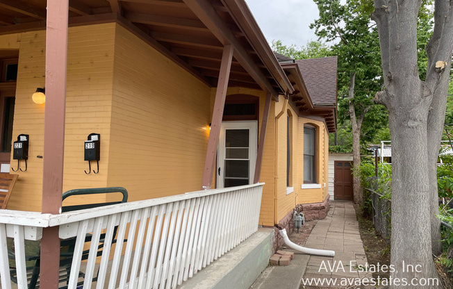 219 E PITKIN AVE