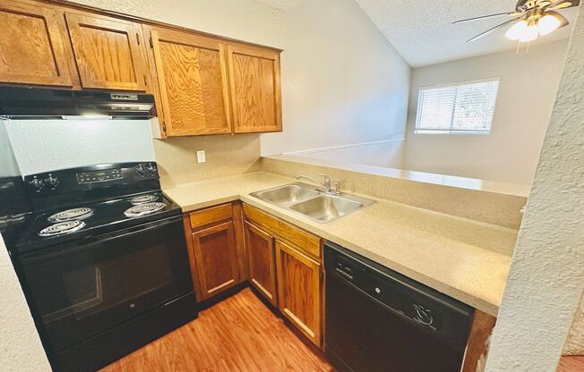 Studio, 1 bath, 500 sqft, $750, Unit 210