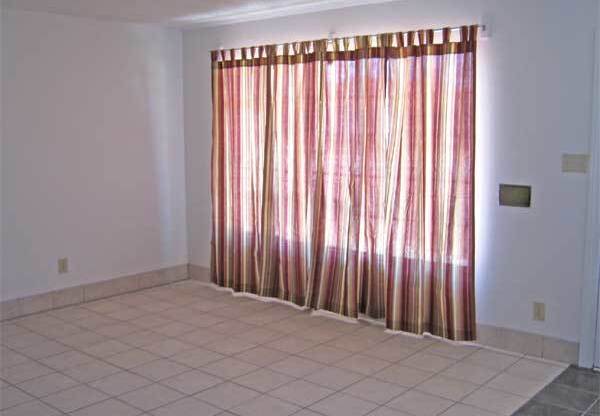 NICE UPDATED 2BED 1BATH HOME LOCATED NEAR THOMAS/GRANITE REEF