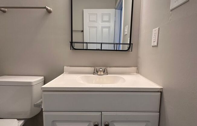 2 beds, 1 bath, 750 sqft, $1,235, Unit South - 130s