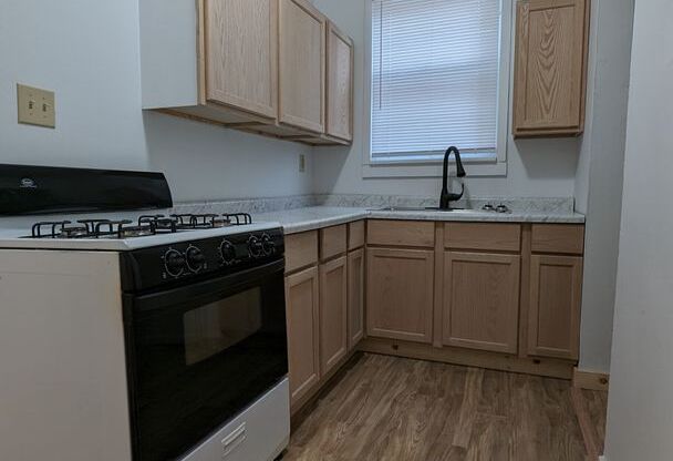 1 bed, 1 bath, $995, Unit #2