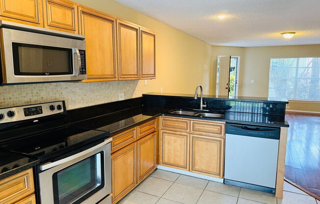 2 beds 2 baths - 1st floor condo for rent