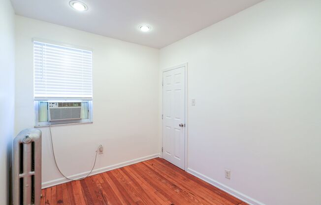 2 beds, 1 bath, $1,495