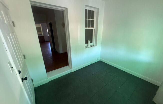 3 bedroom, 1.5 baths house with washer and dryer