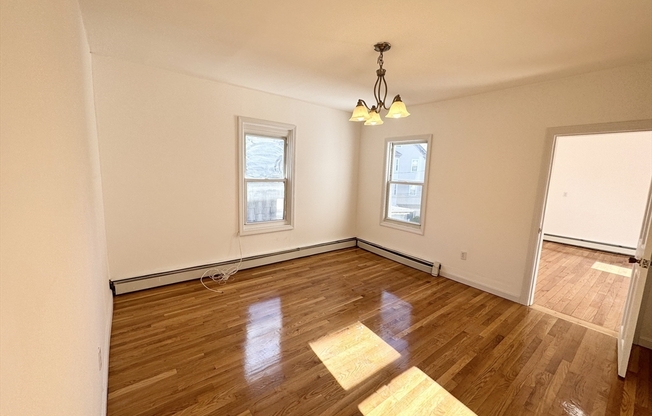 2 beds, 1 bath, $2,650, Unit 3