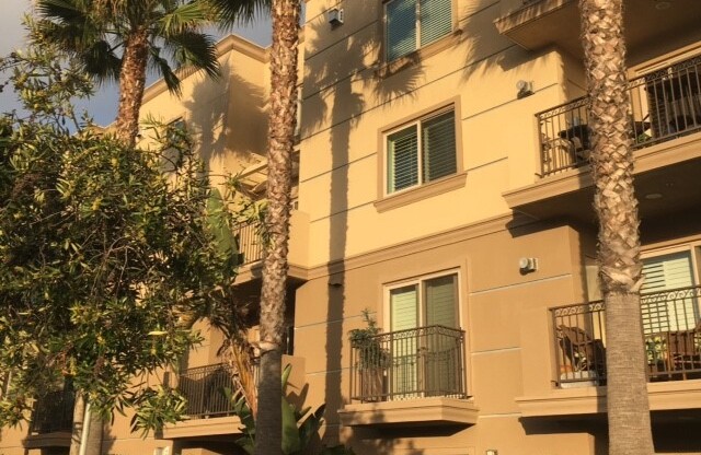 8238 W MANCHESTER AVE