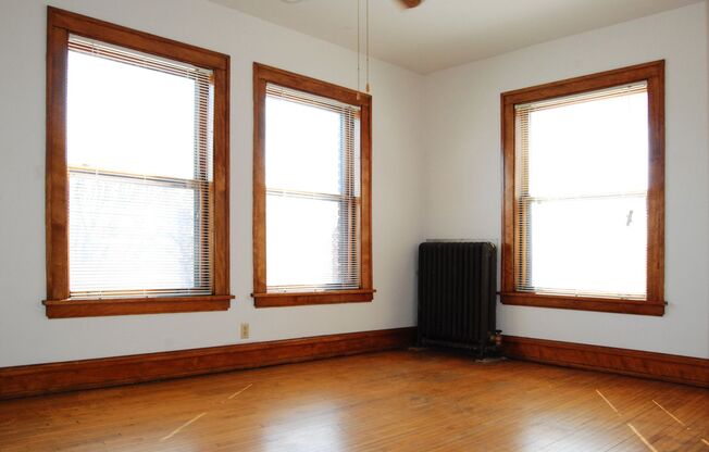 1 bed, 1 bath, 410 sqft, $950, Unit 22 - 26
