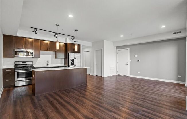 2 beds, 2 baths, 1,075 sqft, $2,525, Unit 215