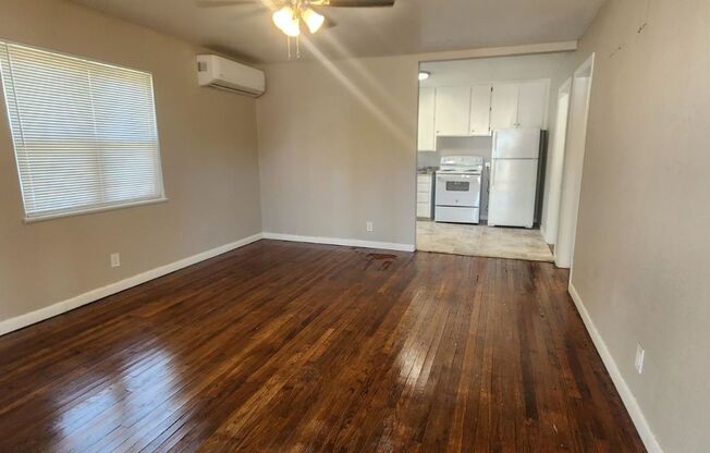 2 beds, 1 bath, $950