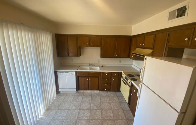 2 beds, 1 bath, $1,350, Unit 3347-B